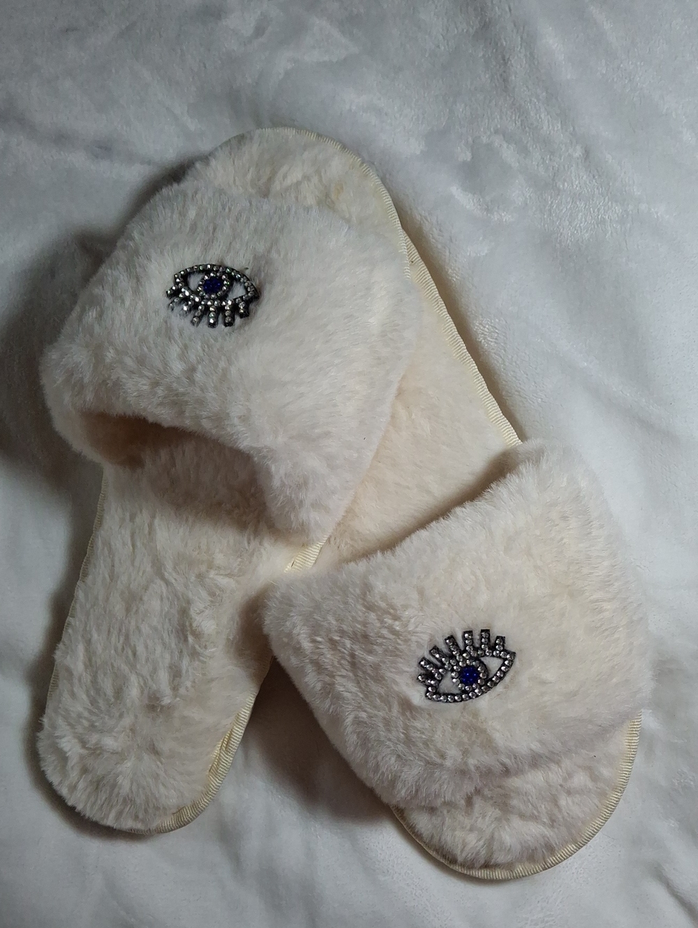 Plush Cream Faux-Fur Slide Slippers with Decorative Eye Accent